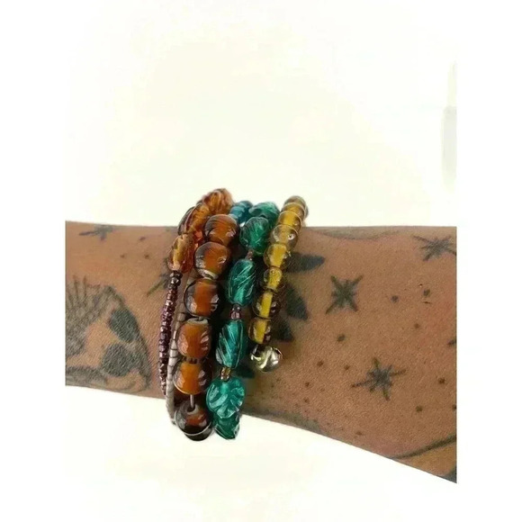 VTG Multi Lucite Carved Beaded Bangle Wired Wrap Bracelet Brown Blue Bell Chime - Picture 2 of 10